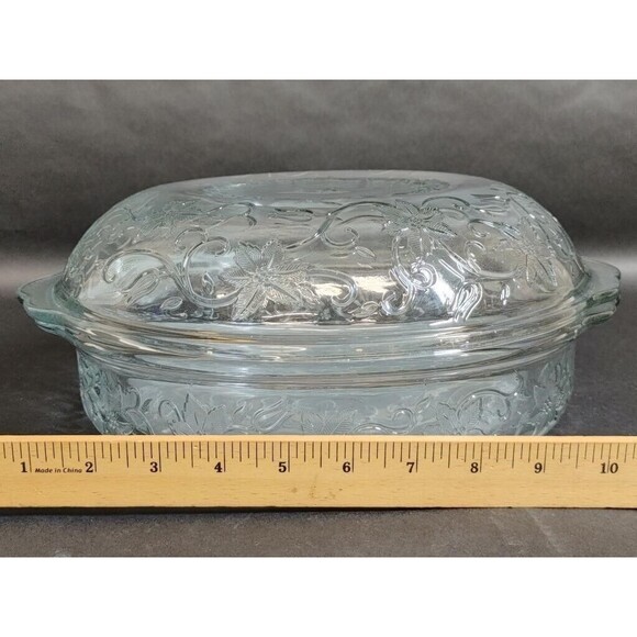 Princess House Fantasia Round 2-Qt. Crystal Baker with Lid, Beautiful Condition. - Picture 8 of 8